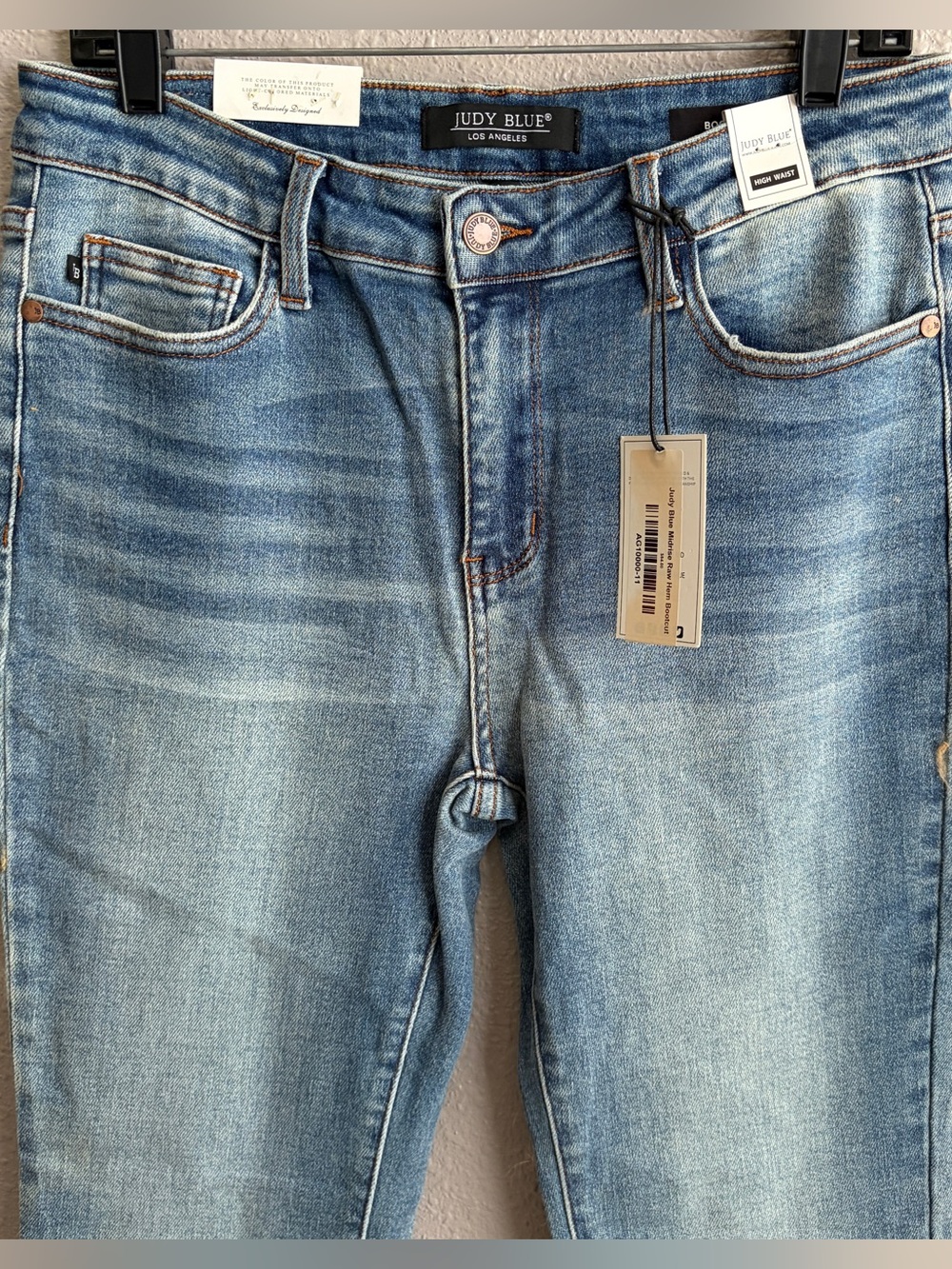NEW Judy Blue Midrise Raw Hem Bootcut Light Wash Jeans 11/30 - NWT - Picture 3 of 10